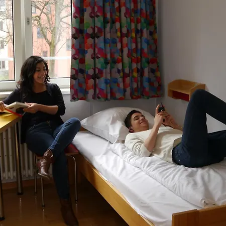 Hostel Frankfurt - Haus Der Jugend