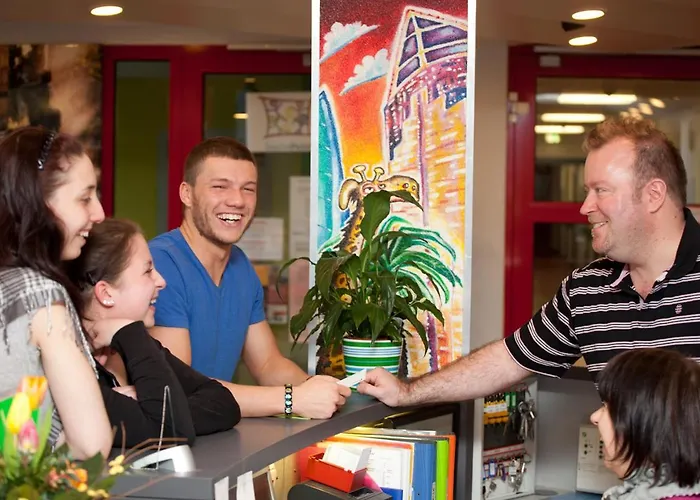 Hostel Frankfurt - Haus Der Jugend