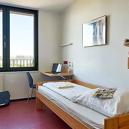 Frankfurt - Haus Der Jugend Hostel