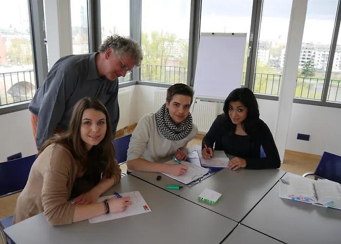 Vandrarhem Frankfurt - Haus Der Jugend